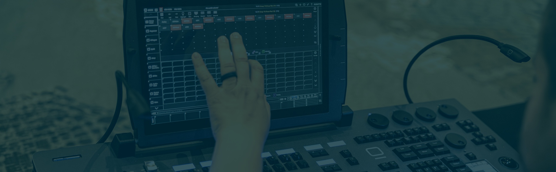 Hand operating sound equipment